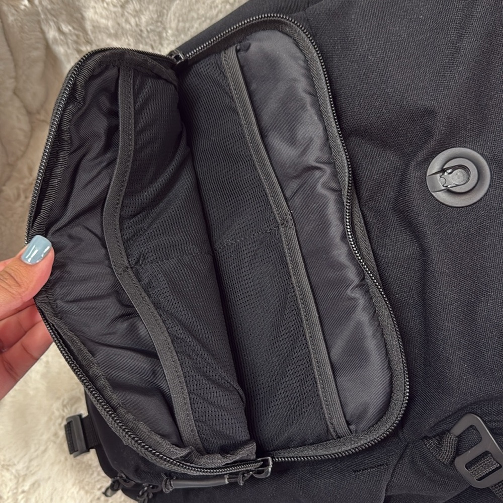 Brevite The Runner Camera Backpack - image 4